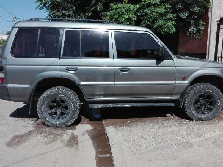 Mitsubishi Montero 1999