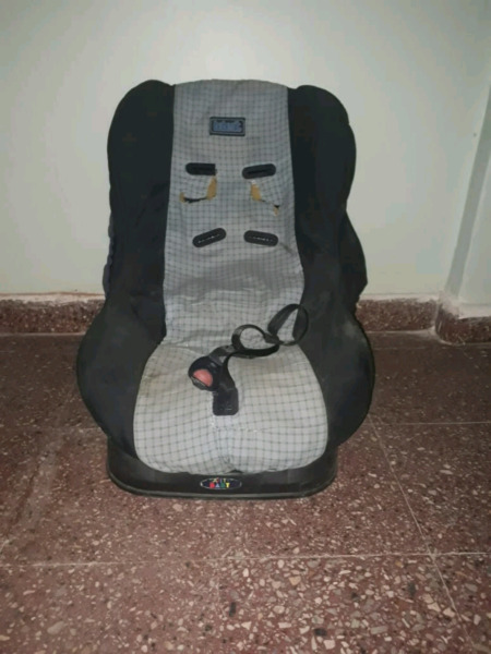 Vendo butaca BEBESIT para auto...