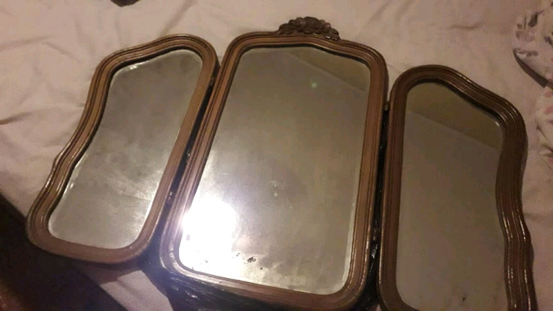 Antiguo espejo tríptico