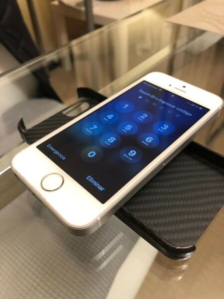 Iphone 5 se 64gb blanco, liberado, igual a nuevo!!