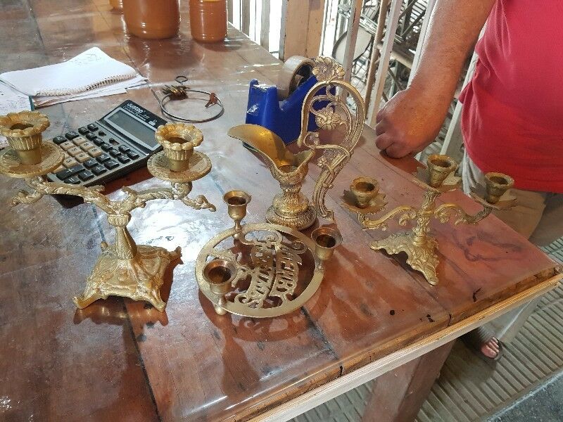 Lote de candelabros antiguos bronce