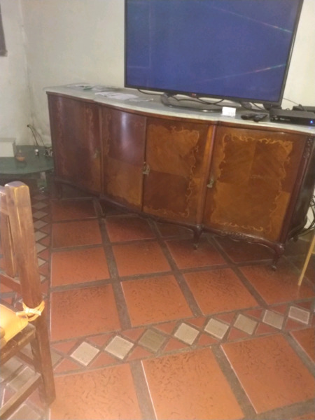 Mueble antiguo de estilo