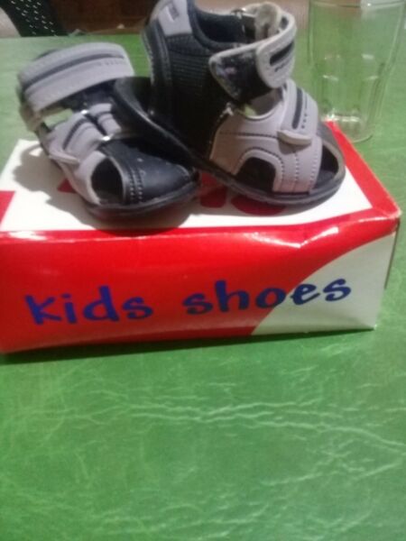 Sandalias marca kids shoes. New tiler