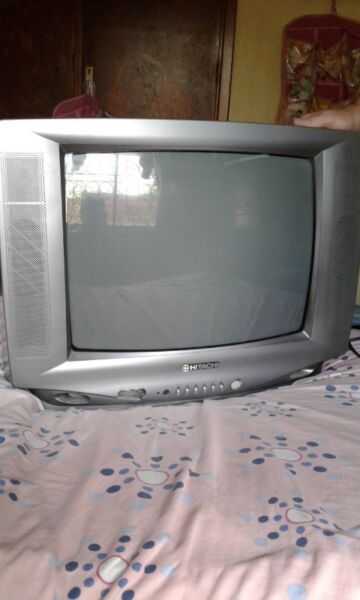 VENDO 2 TV DE 21 PULGADAS Y 2 RADIOS A PILAS