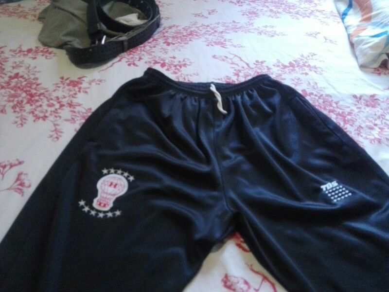 Vendo pantalon de gym. Huracan $300 xl