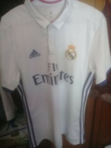 Camiseta de Real Madrid adidas talle M