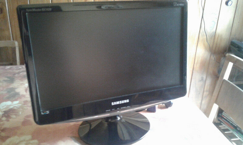 Monitor LED Samsung 19" vendo