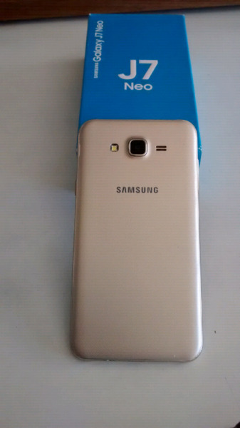 Samsung J7 Neo