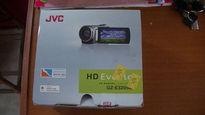 Vendo Videocámara JVC HD Everio