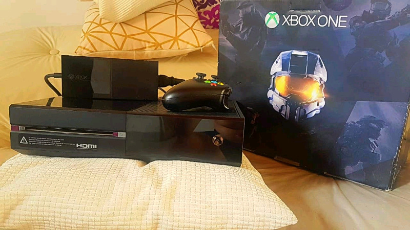 Xbox one 500gb + joystick