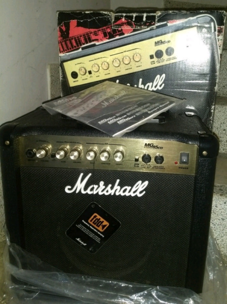 Amplificador Marshall MG15CD