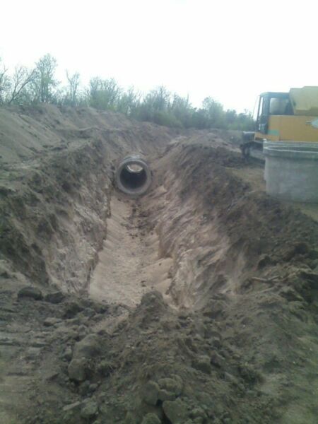 Cordoba, excavadora sobre orugas alquilo, tel 