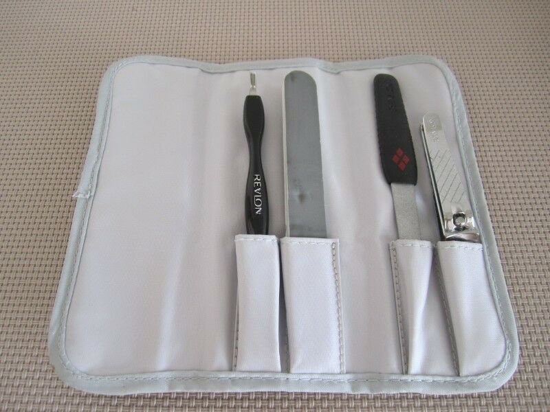 Estuche Revlon Manicure Essentials Kit - De OUTLET