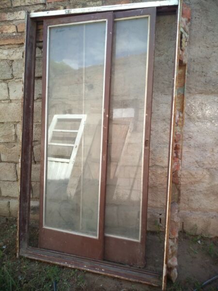 Vendo ventana balcon y puerta