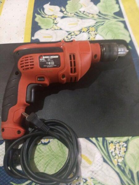 AGUJEREADORA TALADRO Black & Decker PERCUTORA