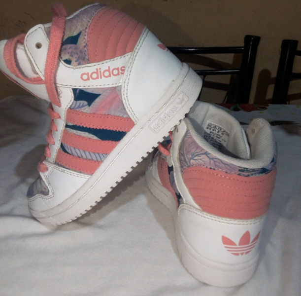 Adidas talle 27 nena usadas