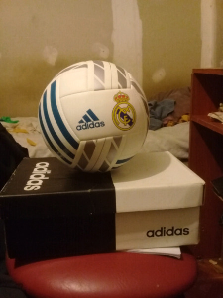 Balón original del Real Madrid