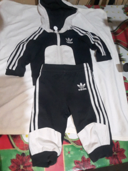 Conjunto para bebe adidas