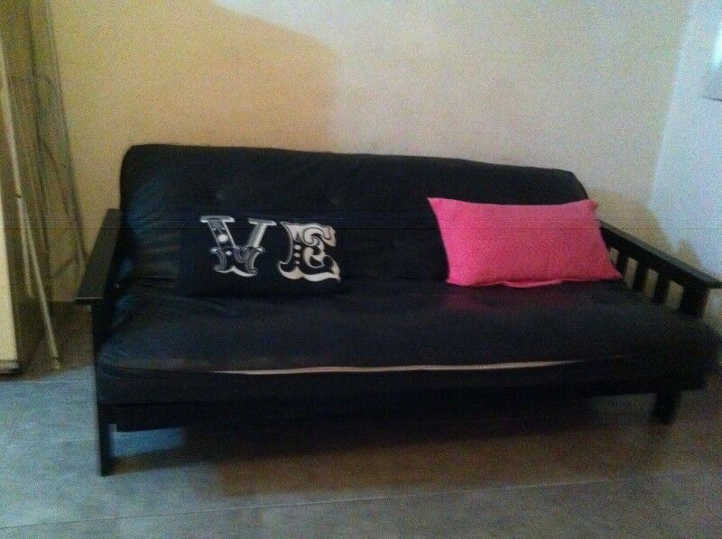 FUTON MADERA GUATAMBU Y COLCHON A RESORTELIQUIDO $