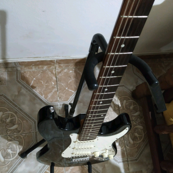 Guitarra electrica Squier