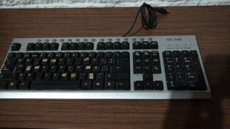 Teclado Soltech - Multimedia - Funciona.