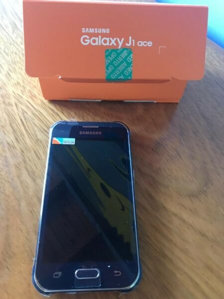 Vendo samsung j1 ace nuevo