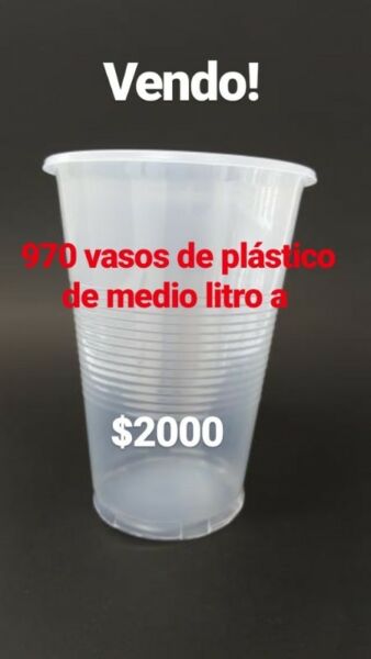 970 Vasos de medio litro de plástico
