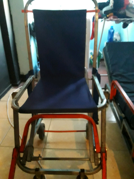 Camilla y silla de ruedas