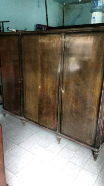 Antiguo ropero inglés de 4 puertas en madera de cedro