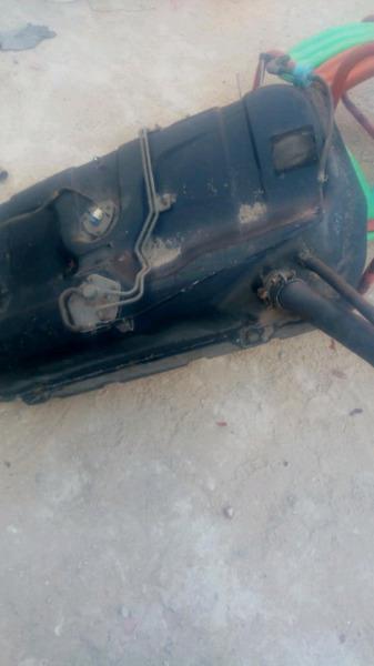 Tanque de combustible (completo) IMPECABLE.