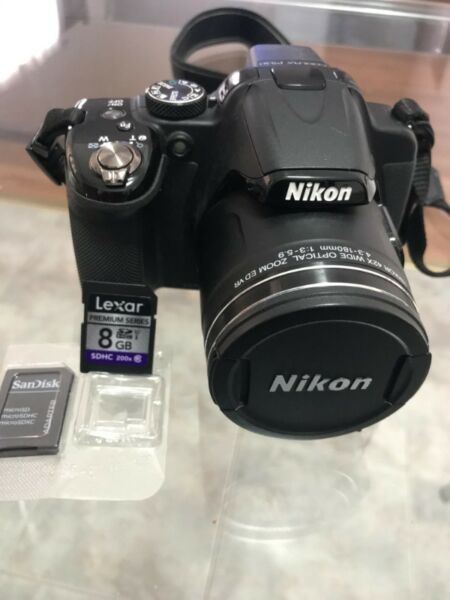 VENDO NIKON COOLPIX Px IMPECABLE - CON ESTUCHE +