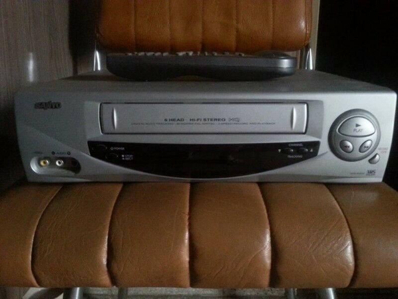 Vendo Videograbadora Sanyo VhrZ con Control Remoto