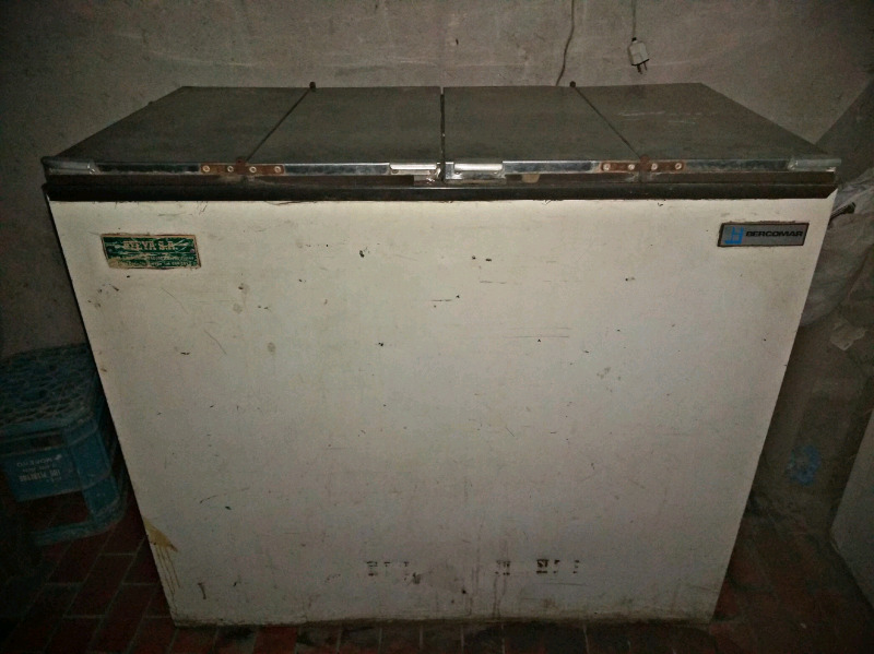 Vendo Freezer usado marca Bercomar