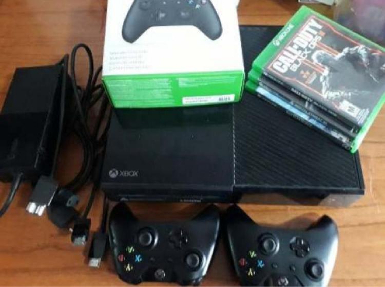 Vendo Xbox One 500gb,3 Juegos,3 Mandos