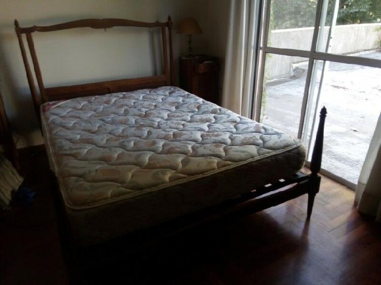 Vendo cama madera maciza con colchón g. Espuma Piero