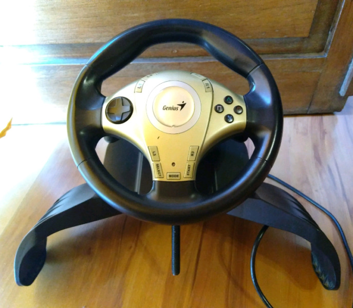 Vendo​ volante para PS y PC