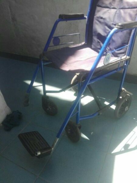 silla de ruedas de traslado plegable