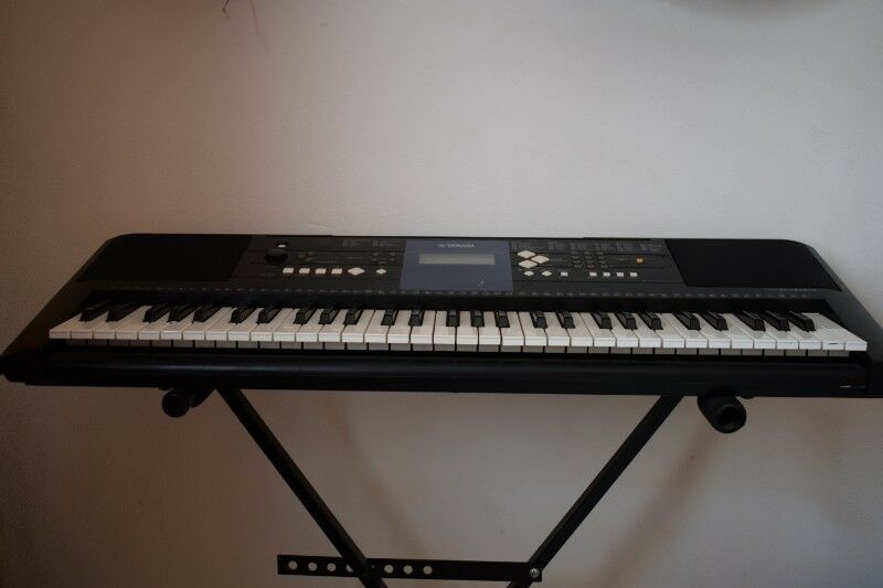 teclado Yamaha psrE333