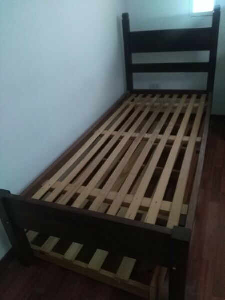 Cama de algarrobo 1 pza. Con carrito