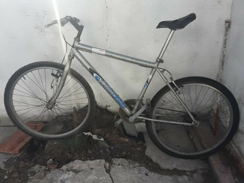 Dueño vende bicicleta