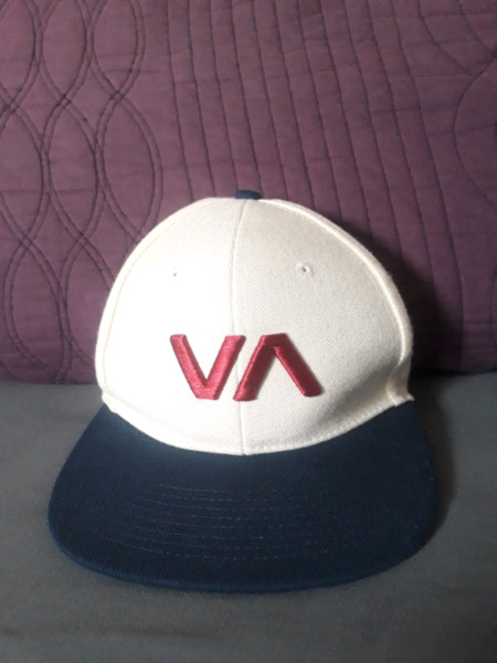 Gorra plana RVCA