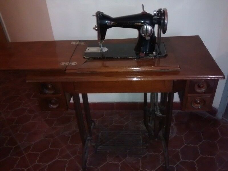 VENDO MÁQUINA DE COSER