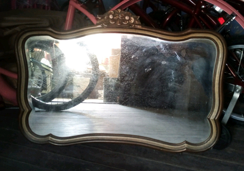 Antiguo espejo marco de madera biselado