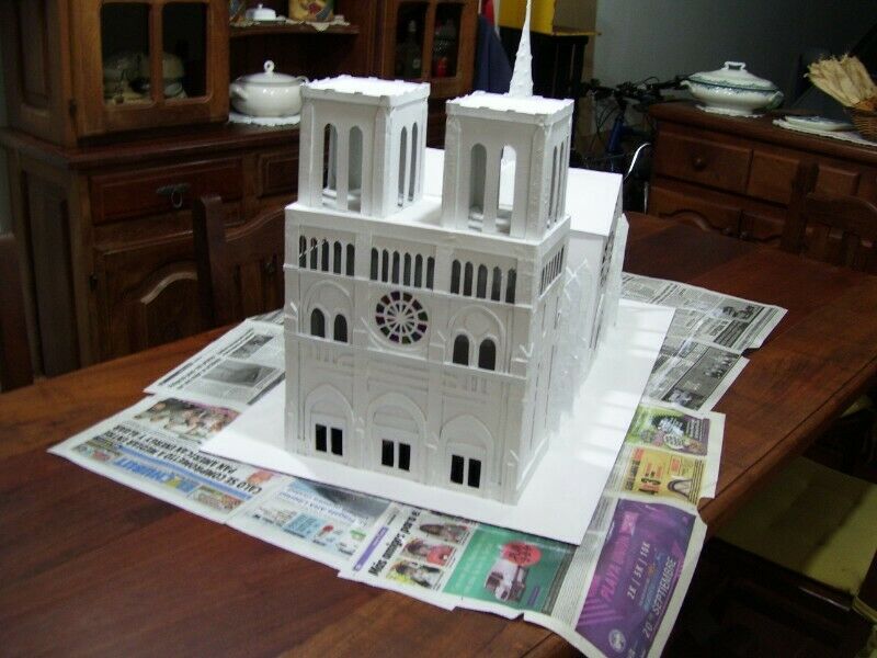 Maqueta inspirada en la Catedral de Notre Dame