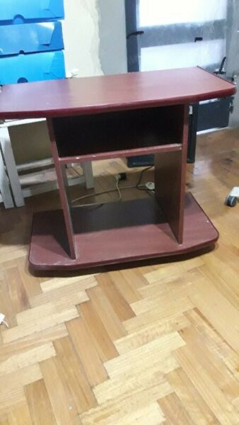 Vendo mesa para televisor con ruedas