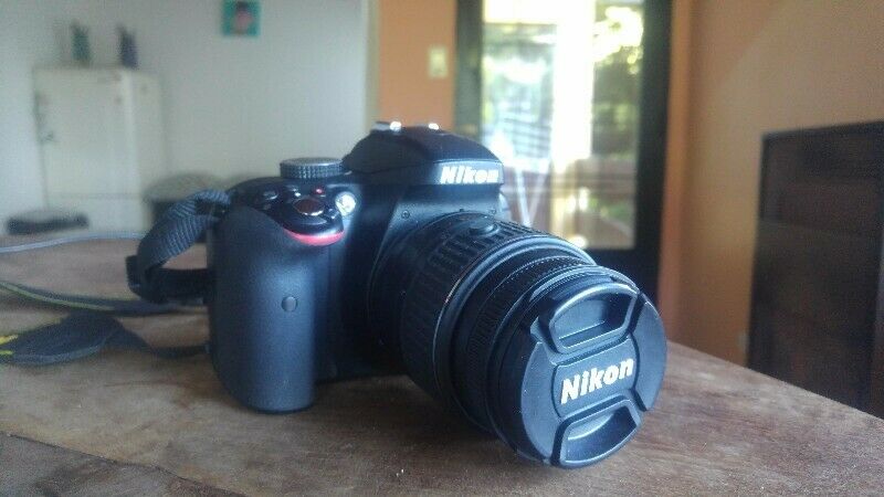 Nikon D + Lente mm + Lente Nikkor 50mm 1.8 + bolso