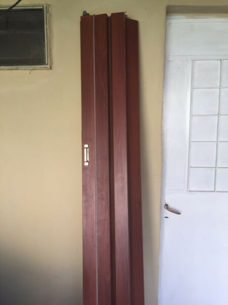 Vendo puerta plegadiza