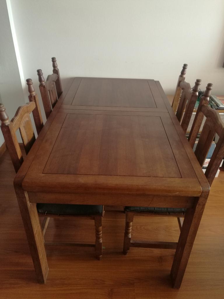 Juego de Mesa Y 6 Sillas de Algarrobo