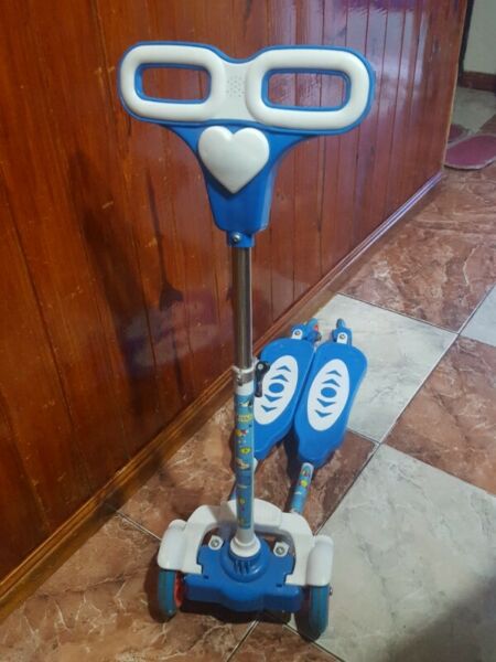 Monopatín 4 Ruedas scooter