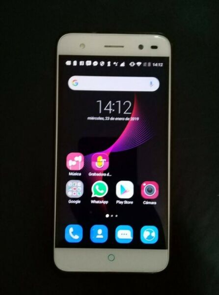 VENDO ZTE BLADE V6 PLUS (Detalle en táctil - demora en